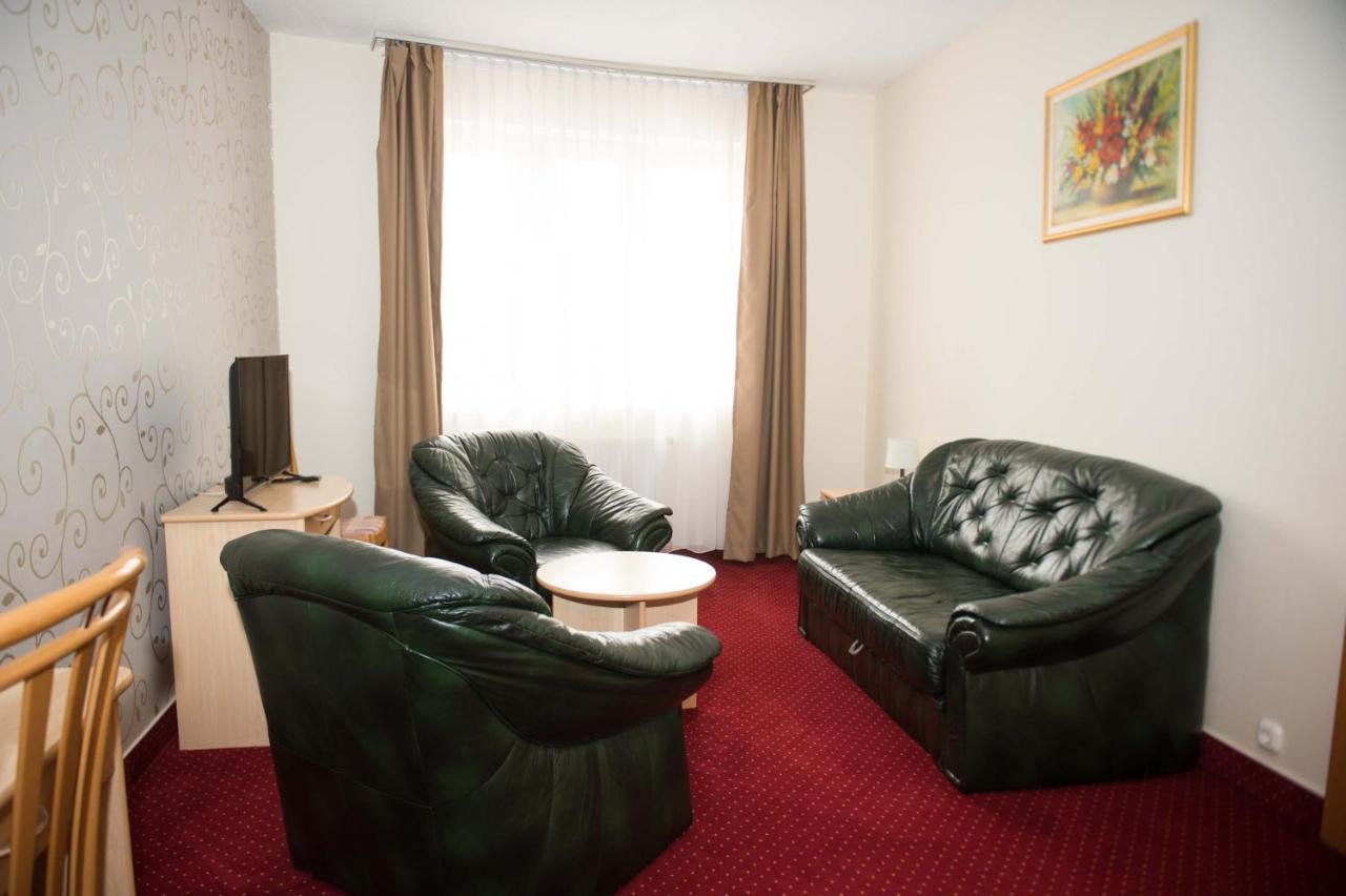 Hozam Wellness és Apartman Szolnok Exterior foto