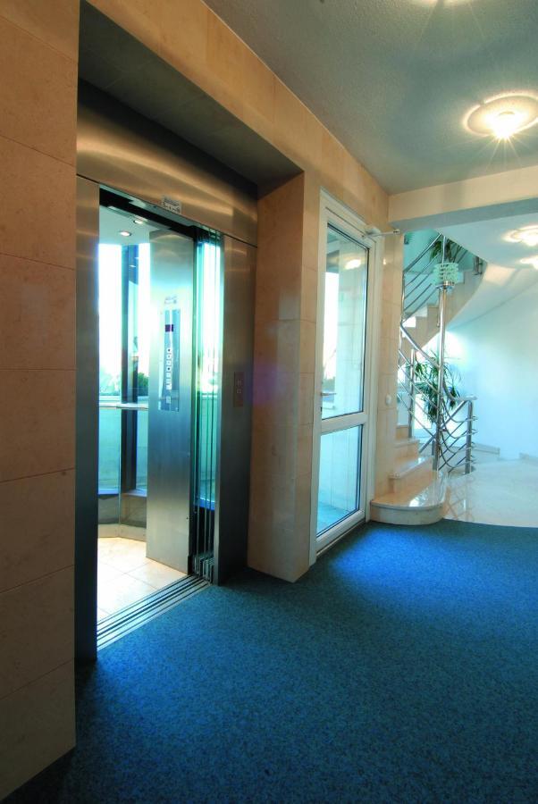 Hozam Wellness és Apartman Szolnok Exterior foto